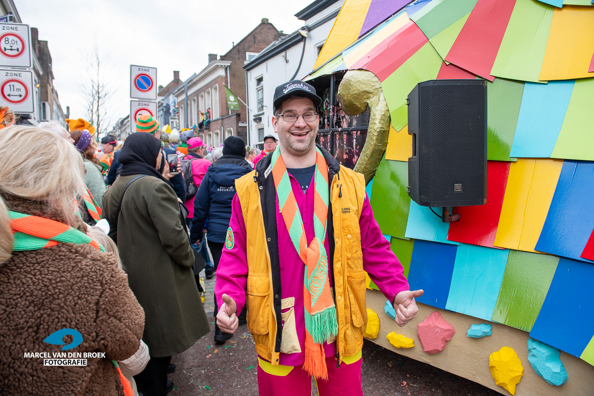 Kruikenstad.nl opstocht 240