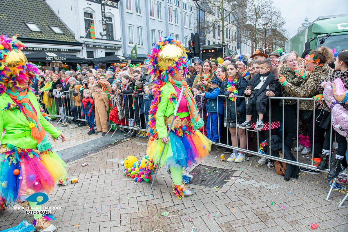 Kruikenstad.nl opstocht 250
