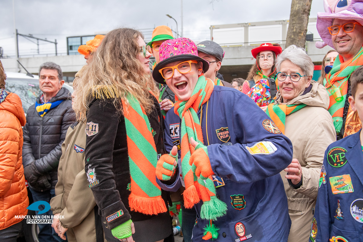 Kruikenstad.nl opstocht 325