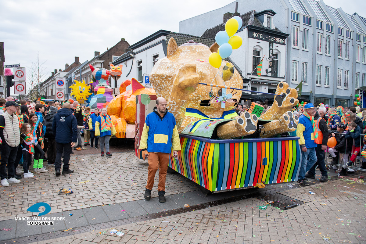 Kruikenstad.nl opstocht 415