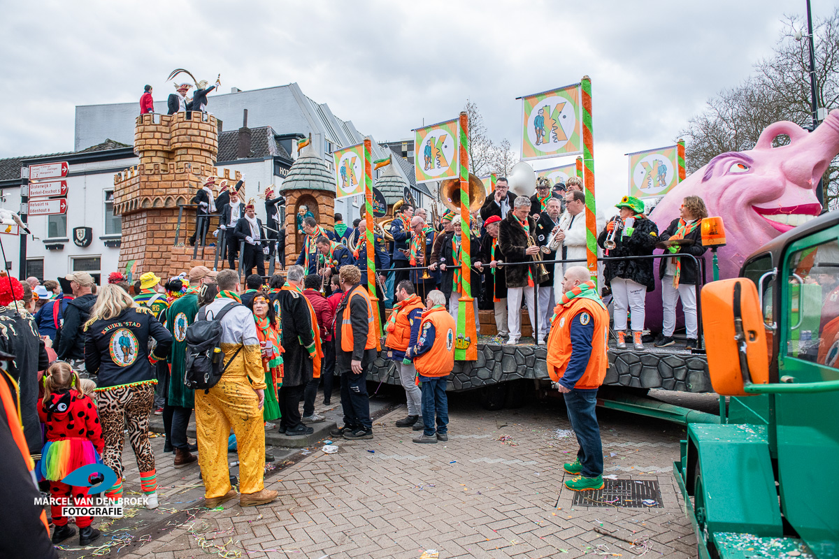 Kruikenstad.nl opstocht 512